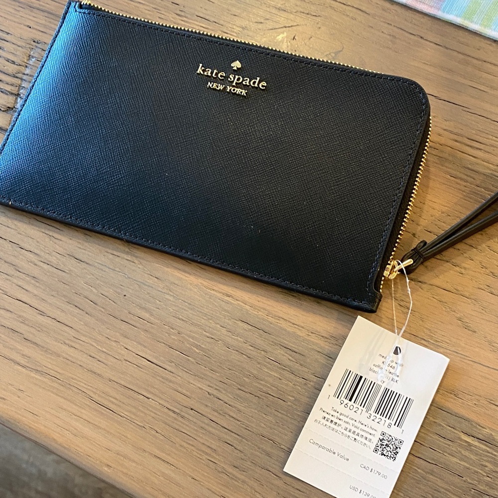 NWT Kate Spade Black Leather Wristlet***FIRM ON PRICE!!! ***